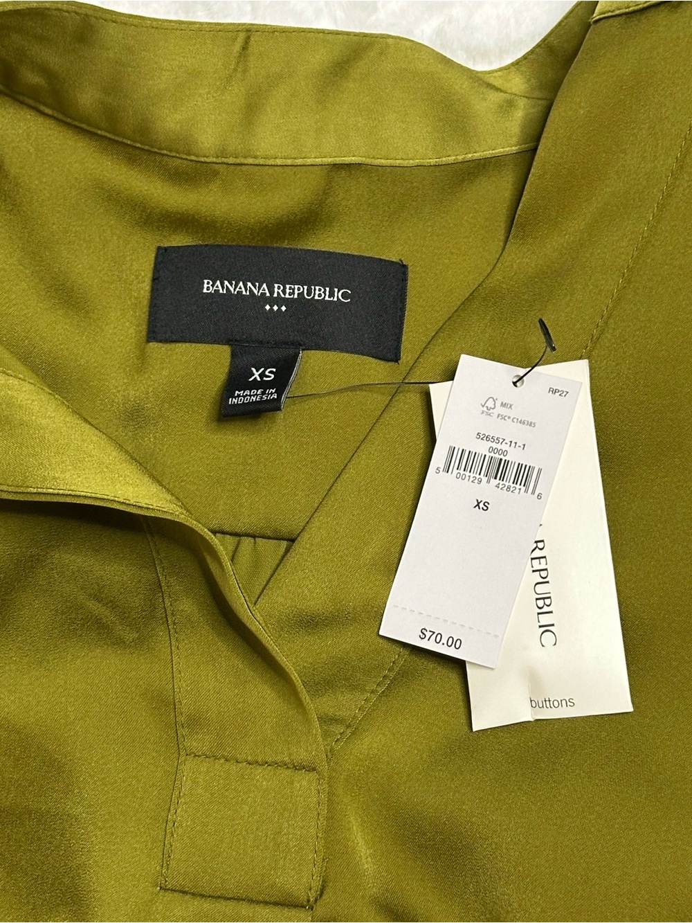 NWT! Banana Republic Olive Green Satin V-Neck Blouse - Picture 3 of 5